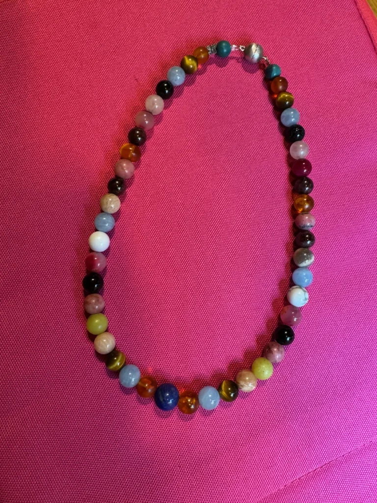 Individuelle Edelsteinkette