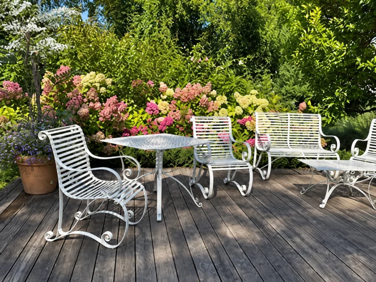 Ruhige Terrasse als Bild zur Gesprächstherapie
